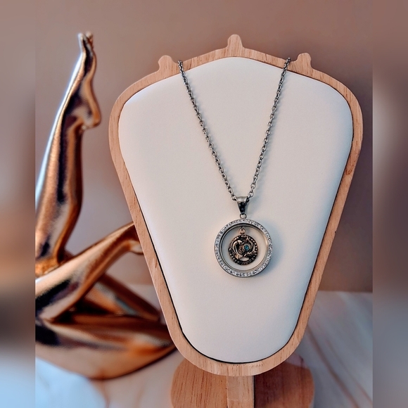 💥 Pisces Zodiac Necklace – Sparkle Like the Stars! - Picture 2 of 12